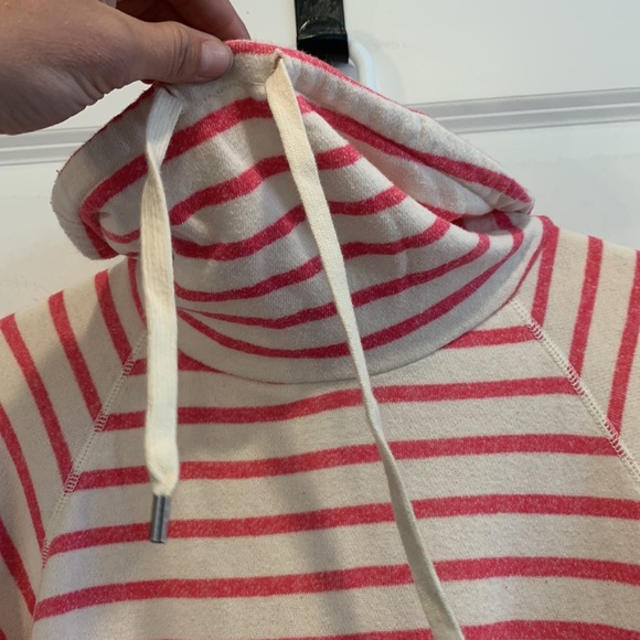 Chaps Sweatshirt - Picture 9 of 11